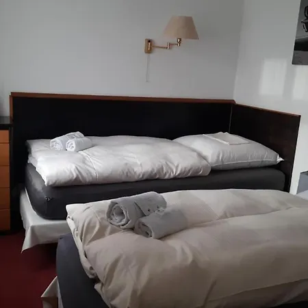 An Der Rennbahn Kostenloses Parken מלון *