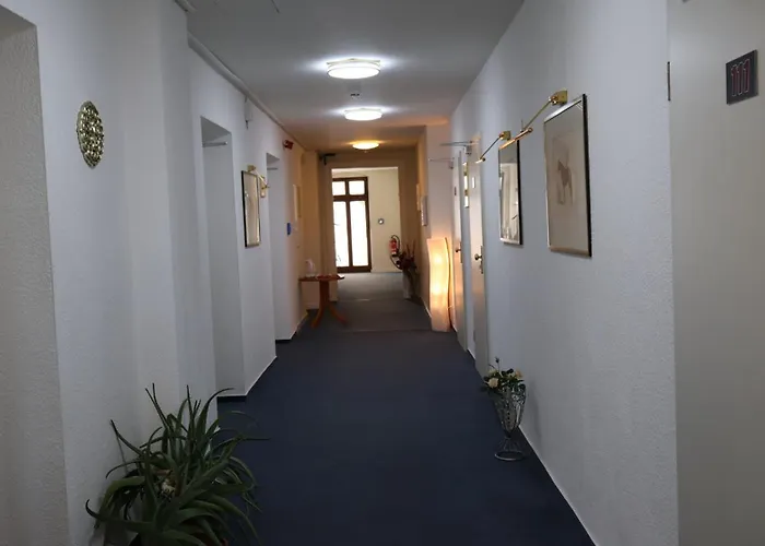 Hotel An Der Rennbahn Kostenloses Parken Dresde